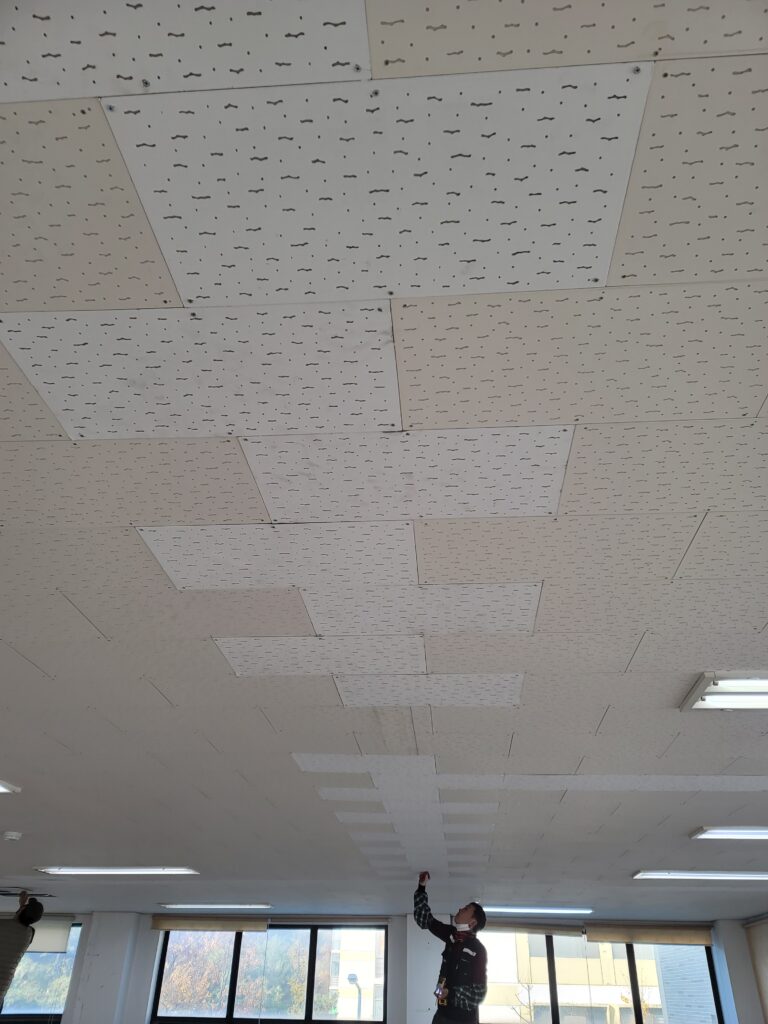 분당 사무실 철거 및 원상복구 공사 현장 가벽 철거부터 천장 텍스 철거까지 19 분당 사무실 철거 및 원상복구 18