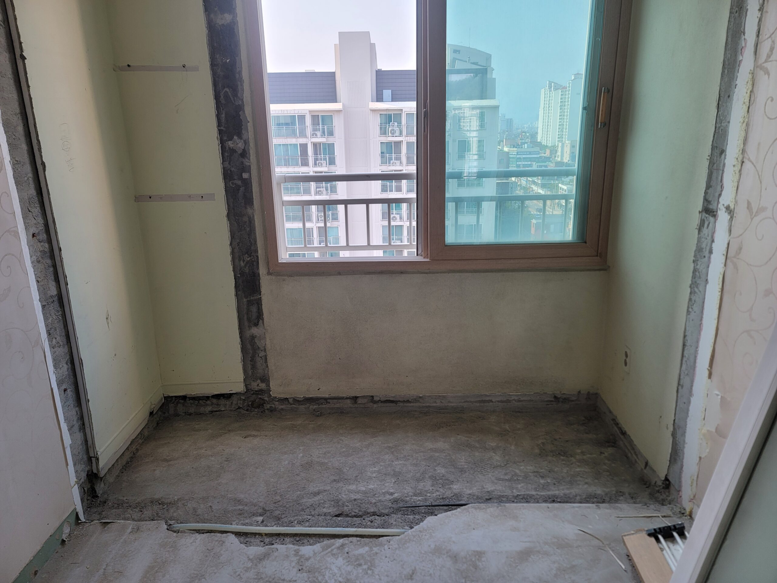 남양주 아파트 철거 시공사례|베란다 확장 및 내부 전체 철거 작업 10 남양주 내부 철거 작업