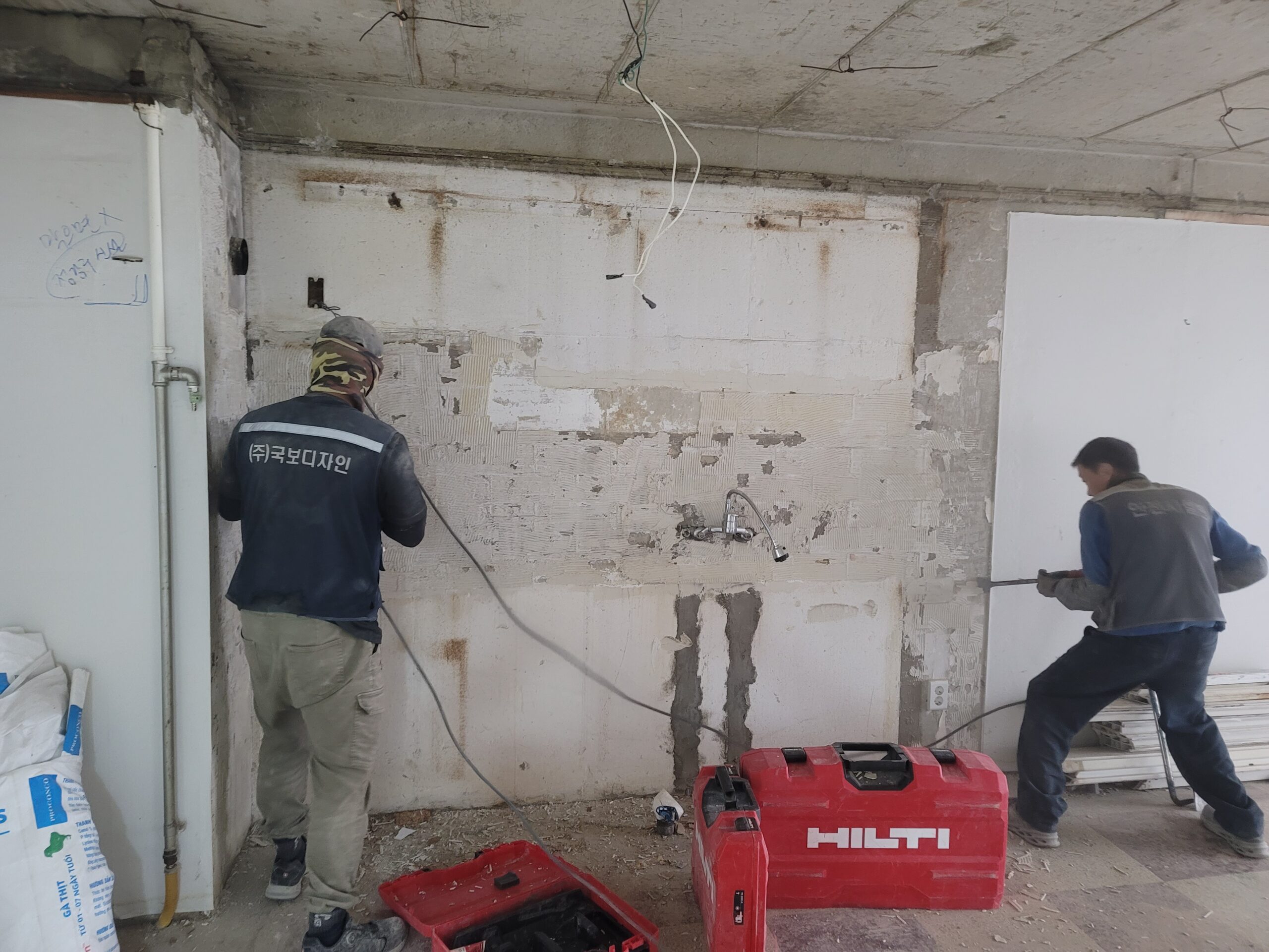 강동 아이파크 아파트 내부 철거 과정