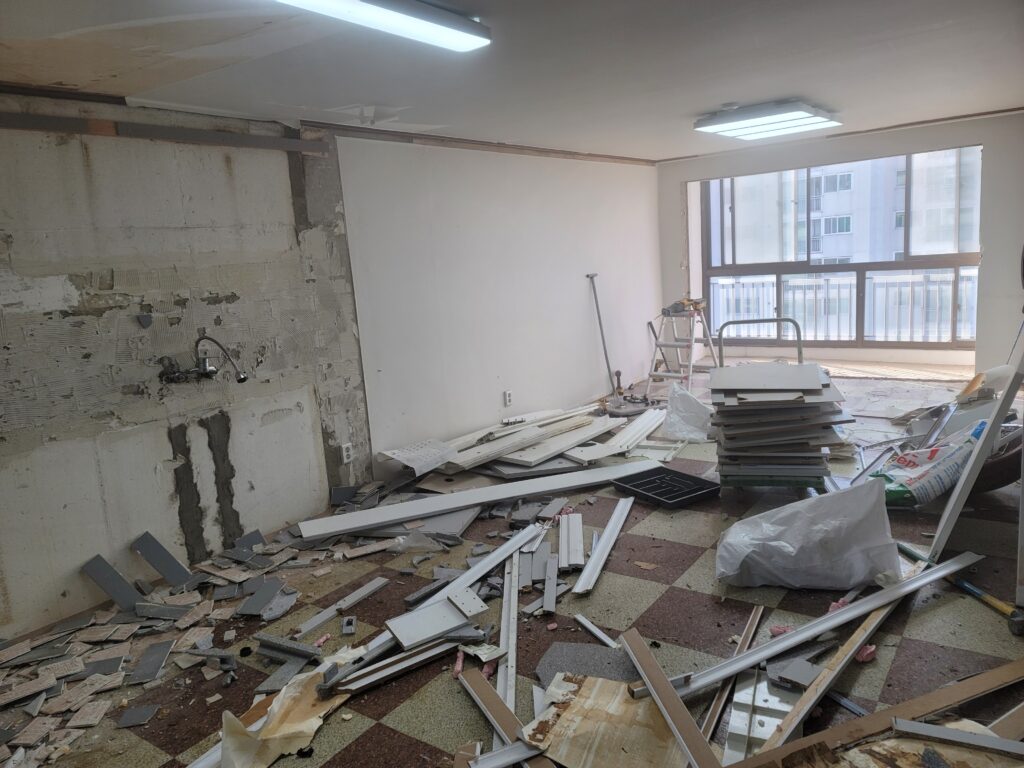 강동 아이파크 아파트 베란다 철거 전 모습