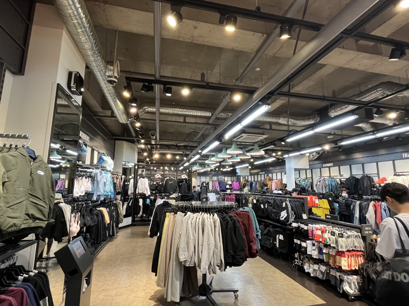 강남 복합상가 철거 현장