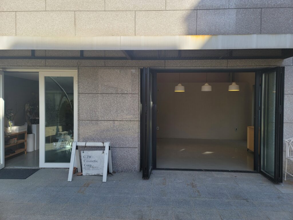 가벽 철거 후 내부 공간 구조 변화