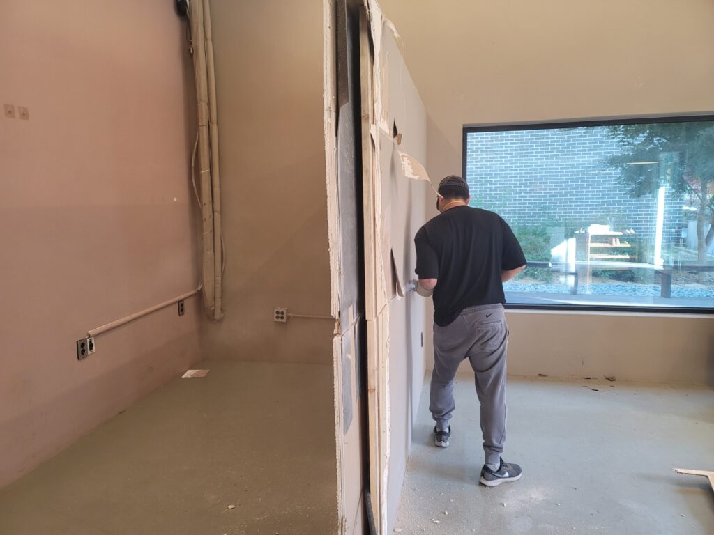 가벽 철거 후 내부 공간 구조 변화