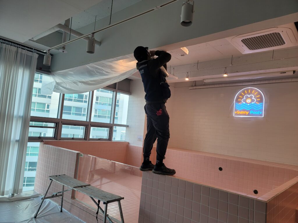 인천 청라 철거업체 키즈카페 키즈풀 철거 시공사례 | 안전하게 진행한 공간철거 5 인천 청라 키즈카페 철거 작업 전 모습