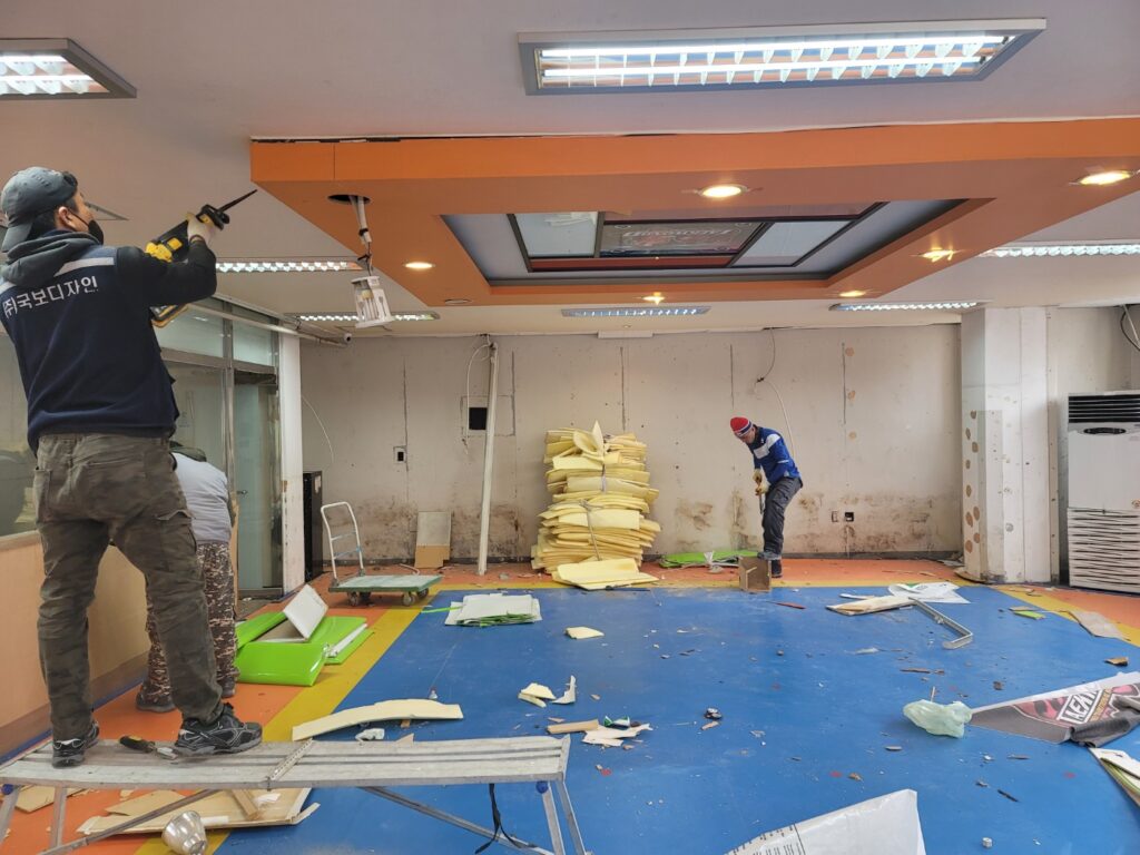 별내 태권도학원 철거 시공사례 | 학원 철거 및 원상복구 전문 공간철거 8 별내 태권도 학원 철거 작업