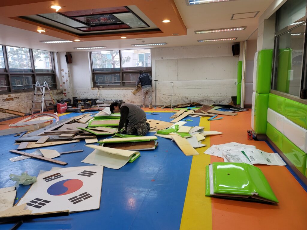 별내 태권도학원 철거 시공사례 | 학원 철거 및 원상복구 전문 공간철거 3 별내 태권도 학원 철거 작업