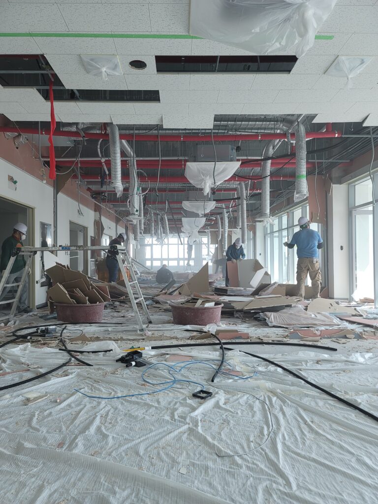 성수동 상가 철거 내부 철거 작업 모습
