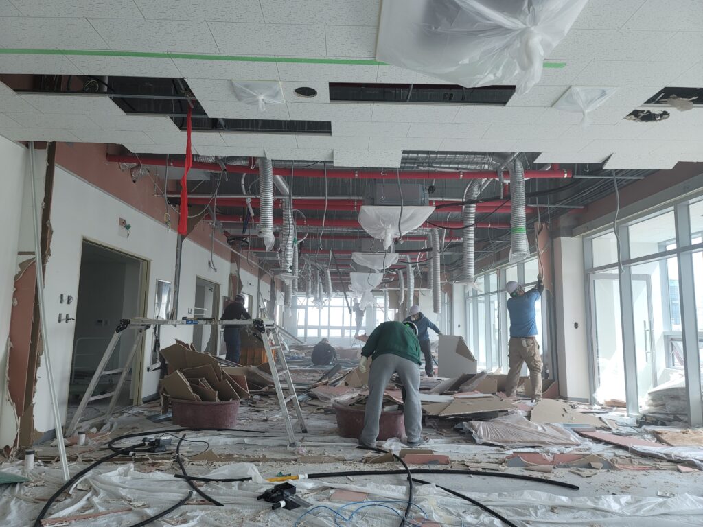 성수동 상가 철거 벽체 철거 작업 현장