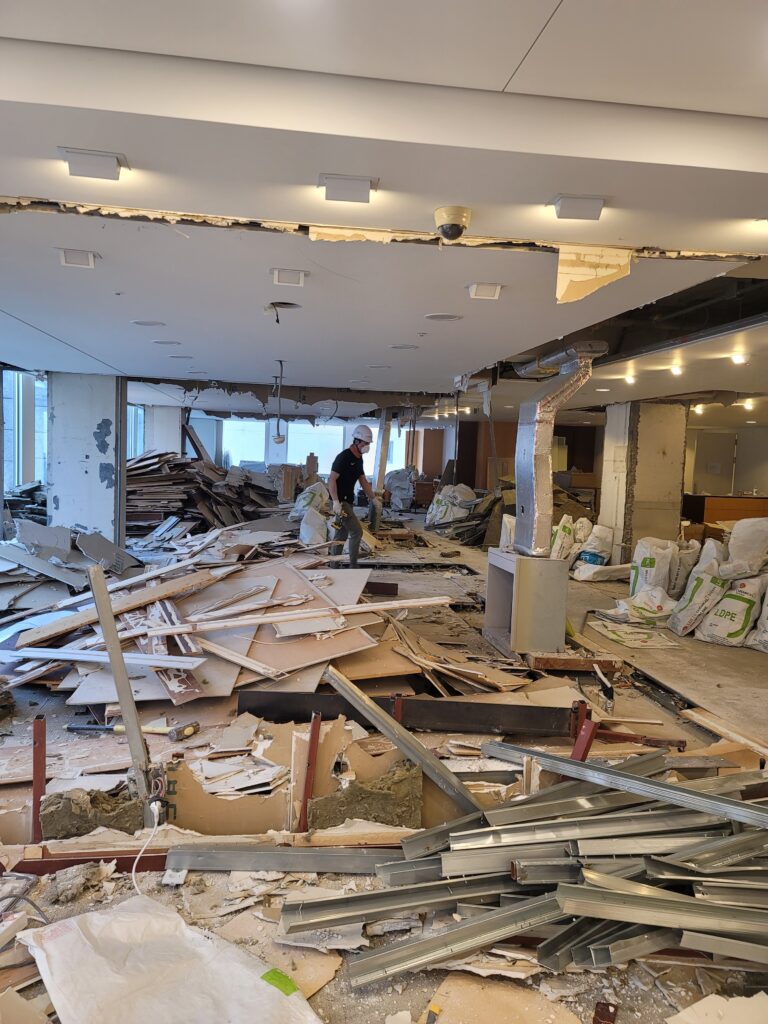 광화문 철거업체 | 대형 오피스 빌딩 1개층 전체 철거 시공사례 9 광화문 대형 빌딩 철거 현장