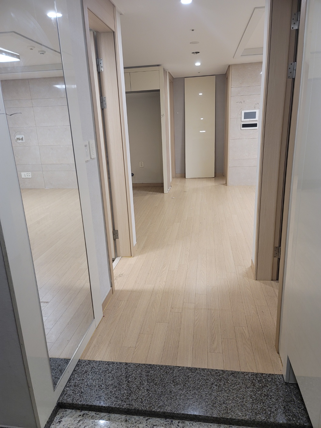 아파트 내부 철거 전 상태