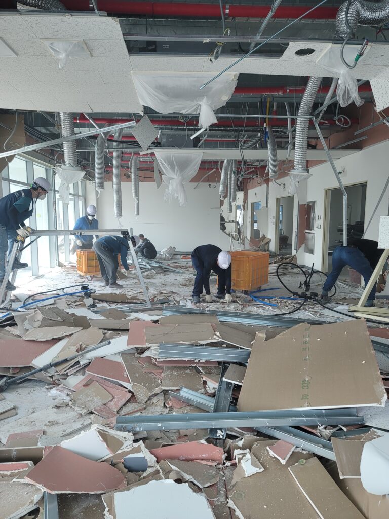 성수동 상가 철거 철거 중 폐기물 처리 과정