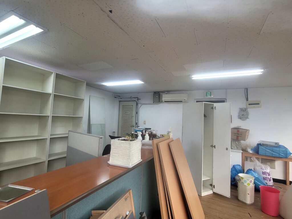 영등포 사무실 철거 및 원상복구 | 가구 반출부터 도장 마감까지